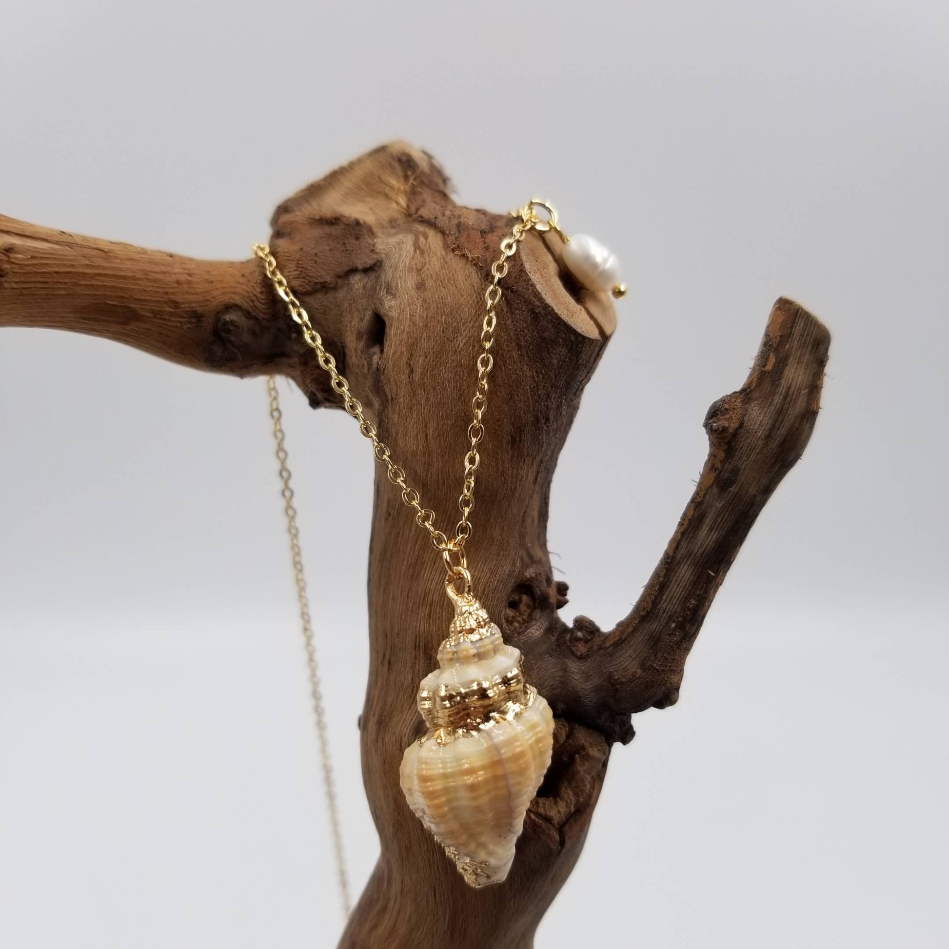 Holiday Beach Shell Pearl Necklace