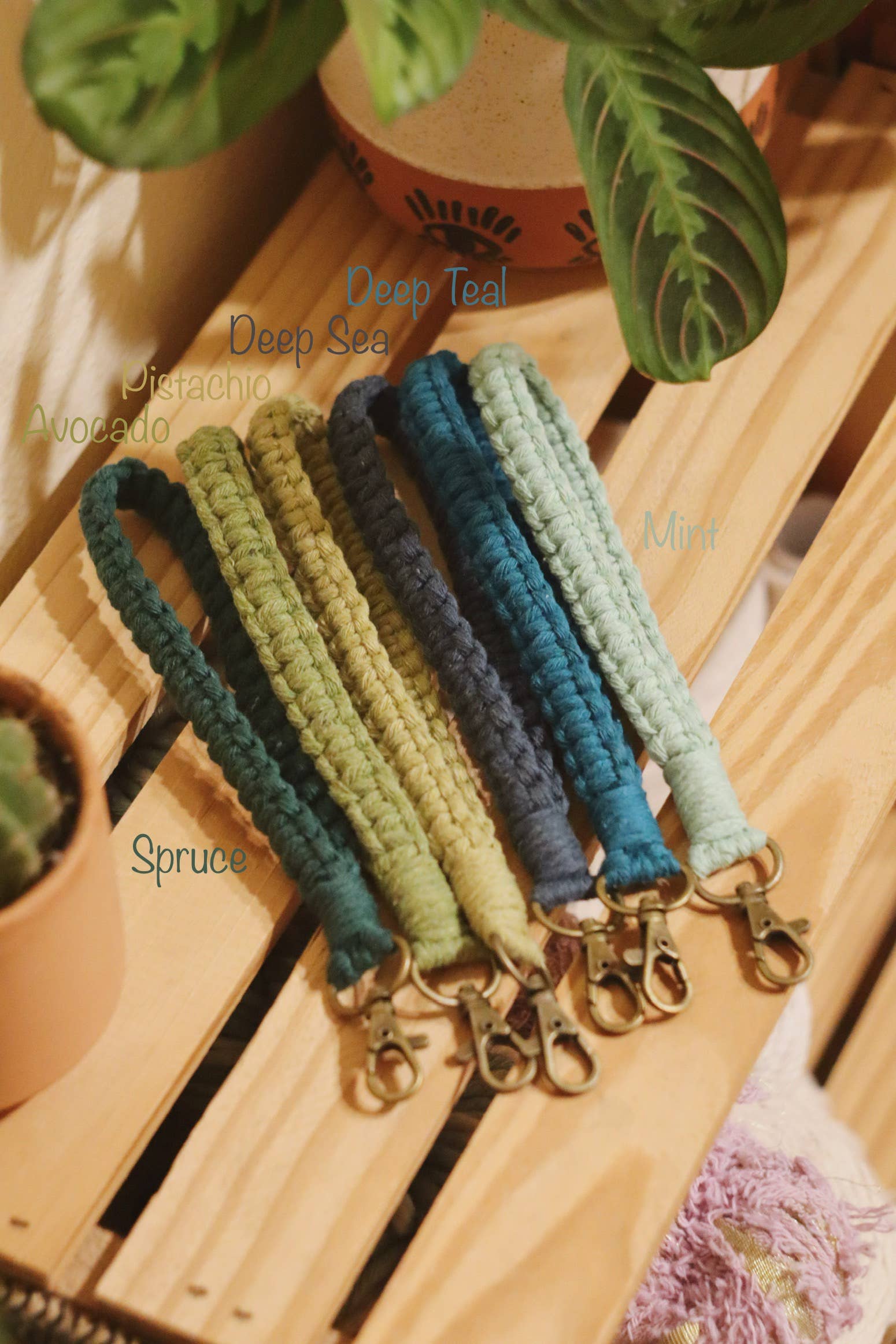 Basic Macrame Wristlet Natural | Fiber Keychain: Natural