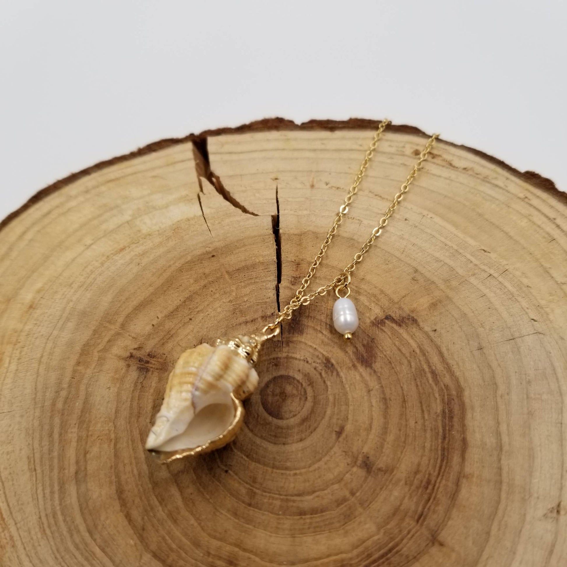 Holiday Beach Shell Pearl Necklace