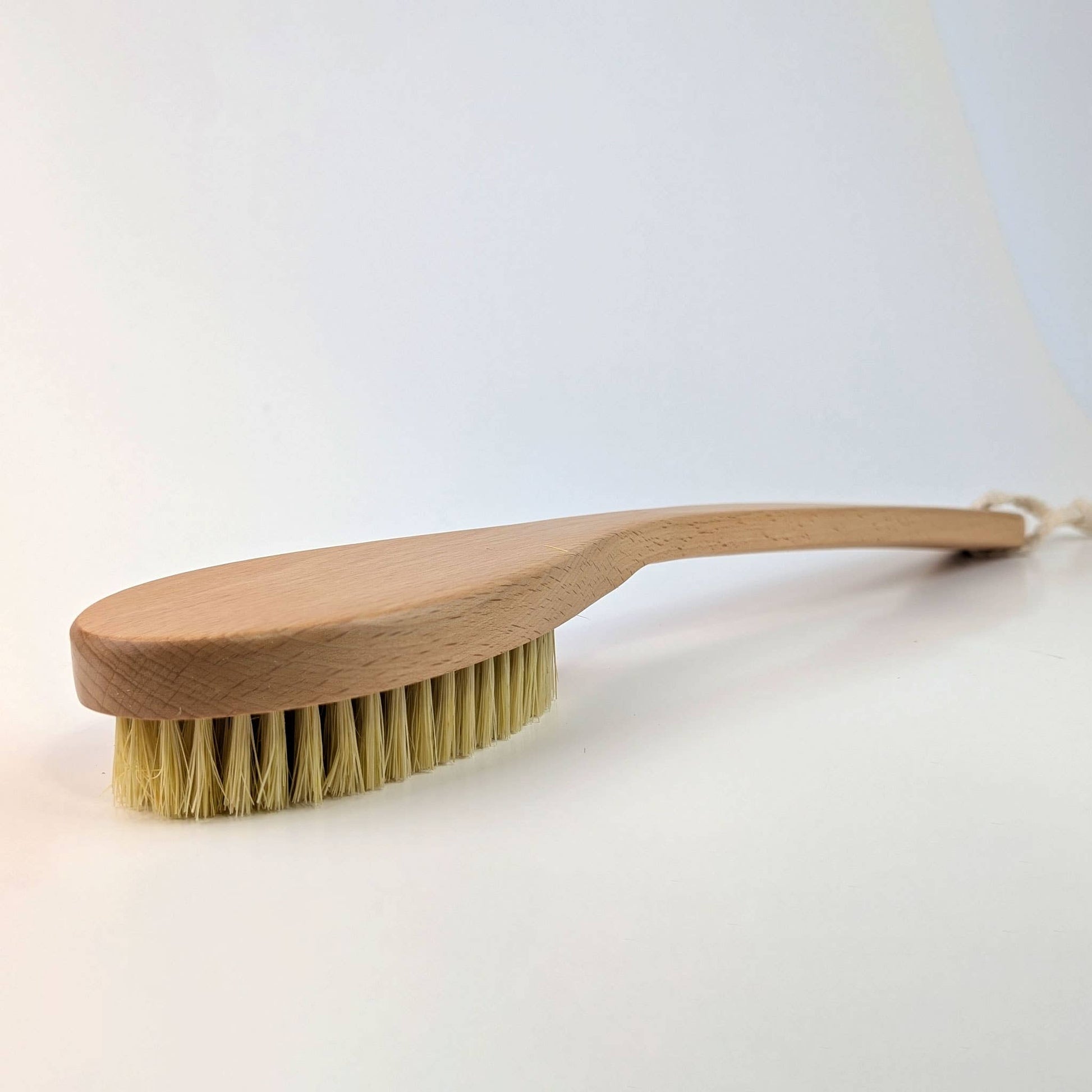 Long Handle Wooden Natural Sisal Dry Body Brush: Unbranded