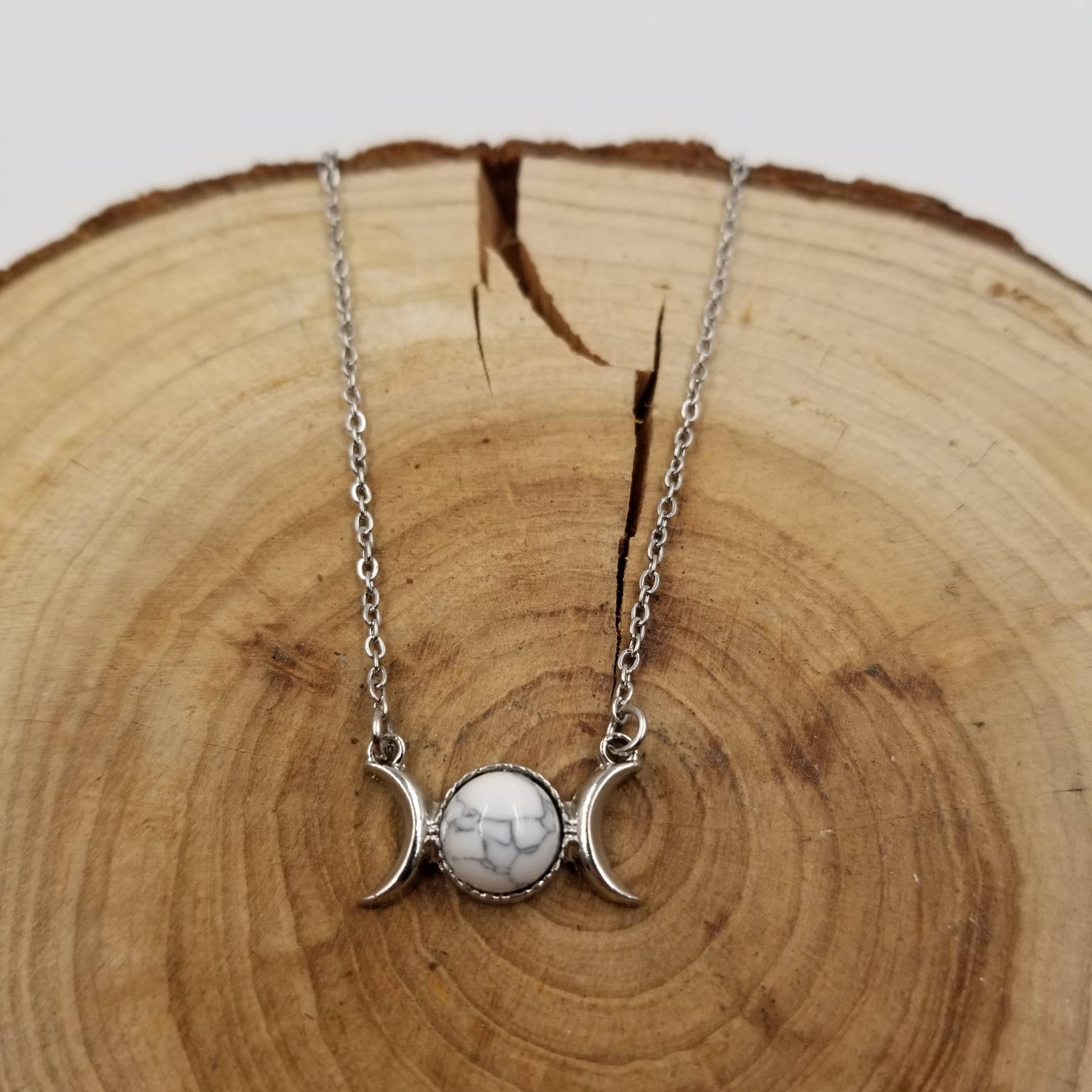 Natural Stone Double Moon Guardian Stone Necklace: Green