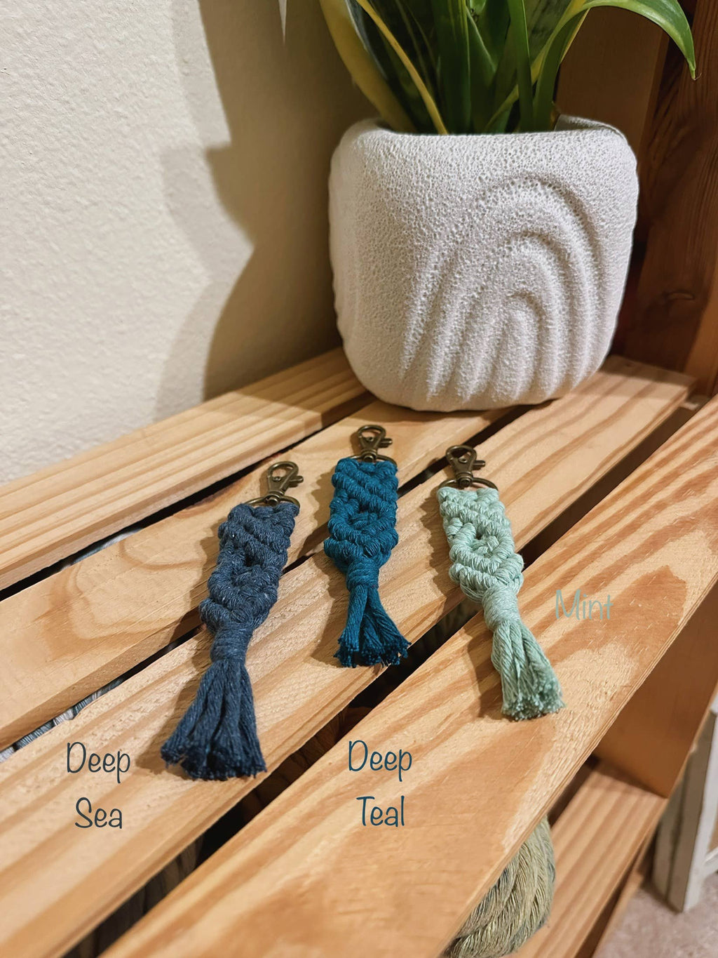 Macrame Fiber Keychain Natural | Boho Accessory: Natural