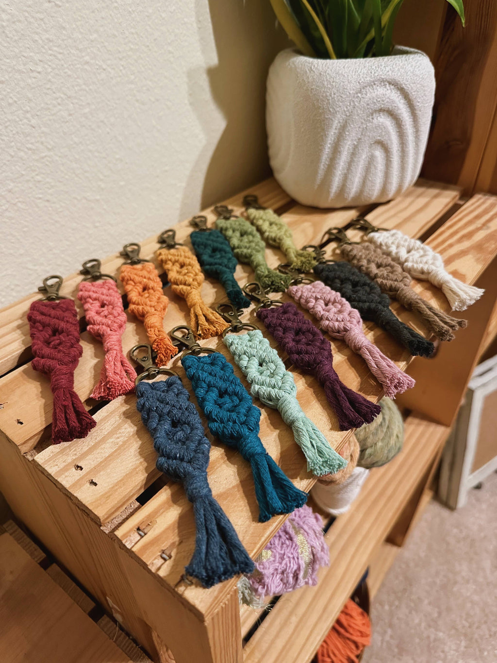 Macrame Fiber Keychain Mocha | Boho Accessory: Mocha