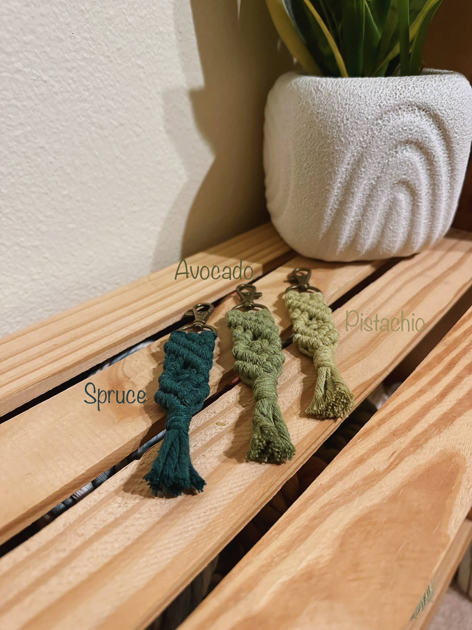 Macrame Fiber Keychain Natural | Boho Accessory: Natural