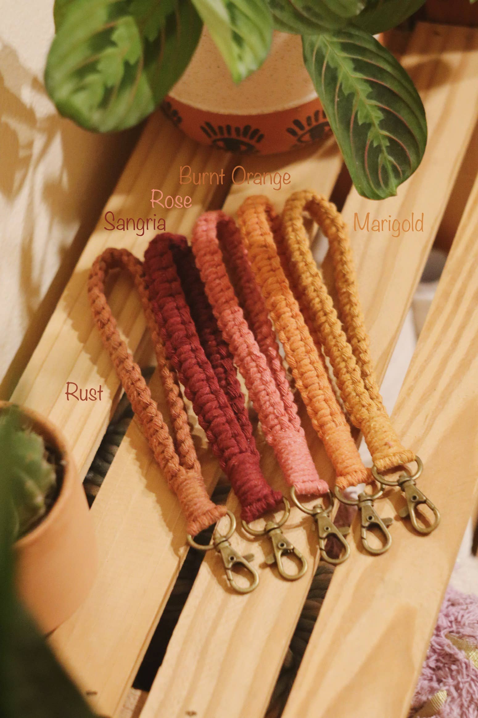Basic Macrame Wristlet Natural | Fiber Keychain: Natural