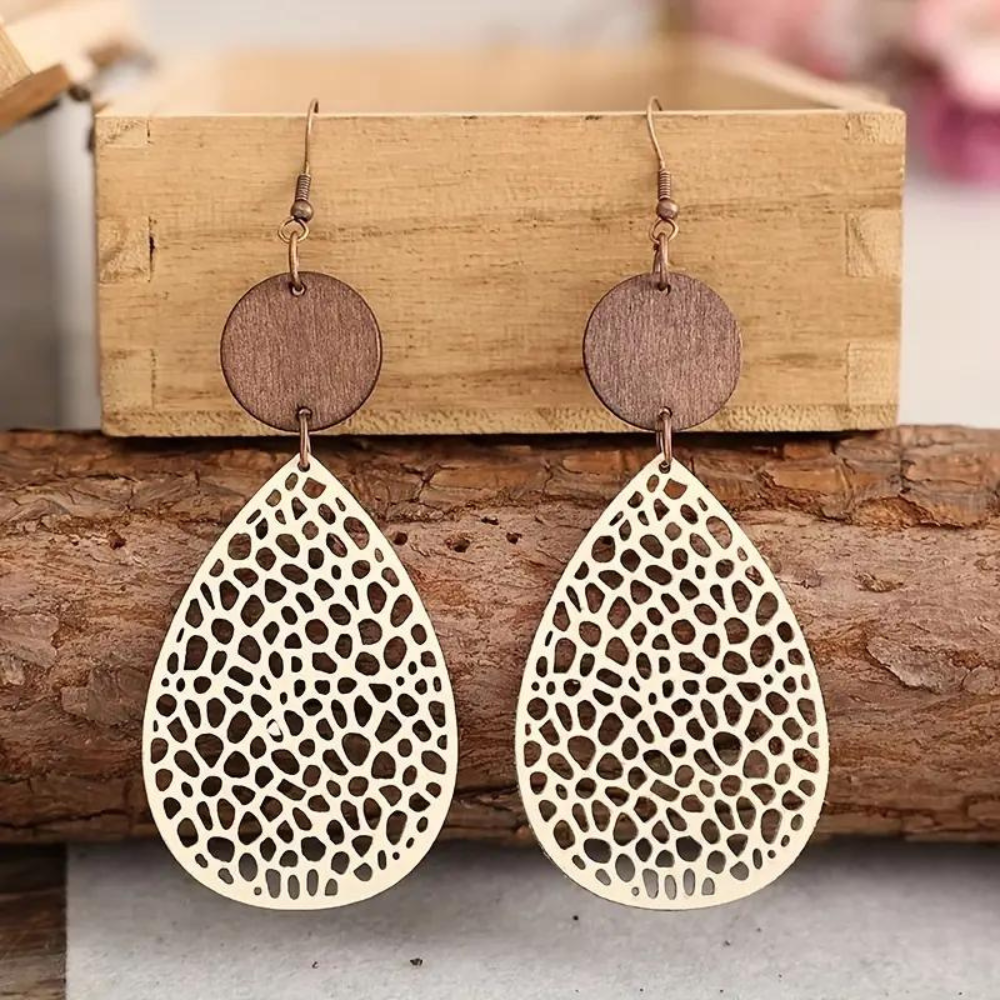 VINTAGE HOLLOW EARRINGS (PAIR): Apricot