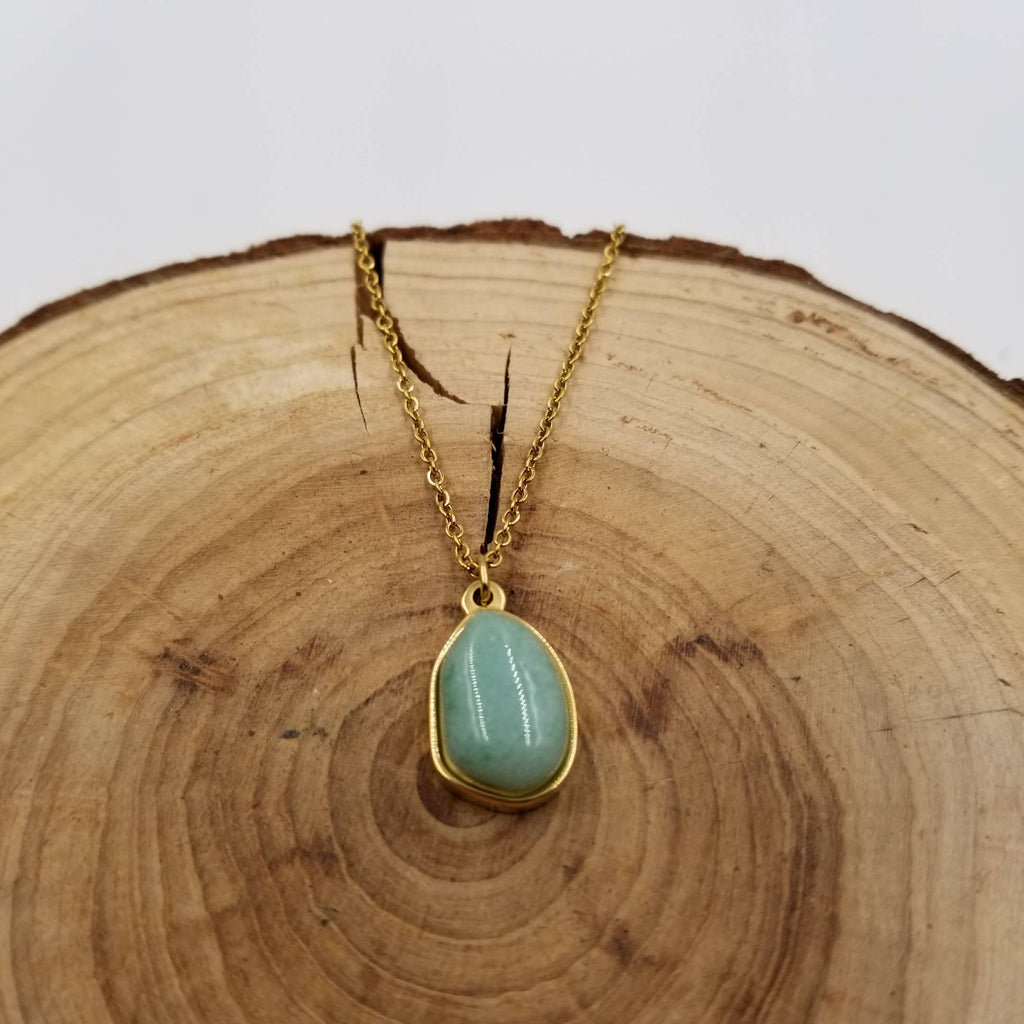 Irregular Natural Stone Necklace: Green