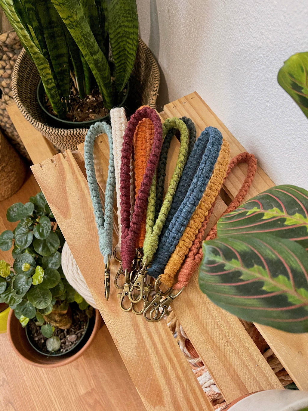 Basic Macrame Wristlet Natural | Fiber Keychain: Natural