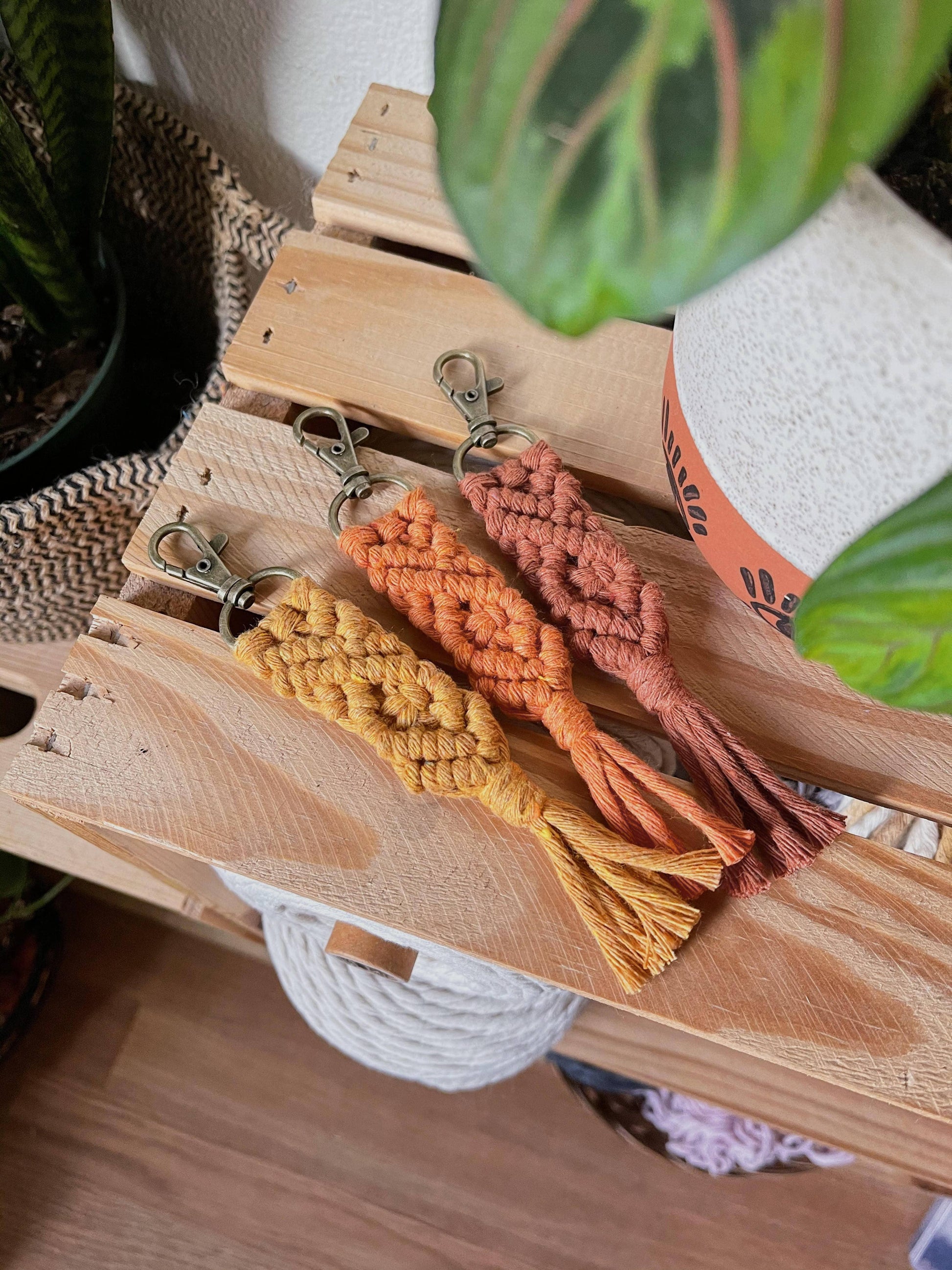 Macrame Fiber Keychain Natural | Boho Accessory: Natural